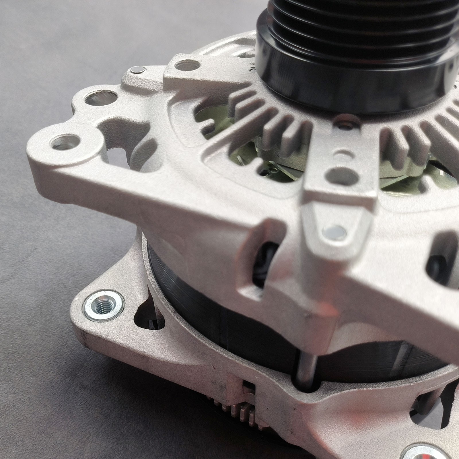 Lamborghini Urus 2023-2024 Alternator P/N 06E903024TX