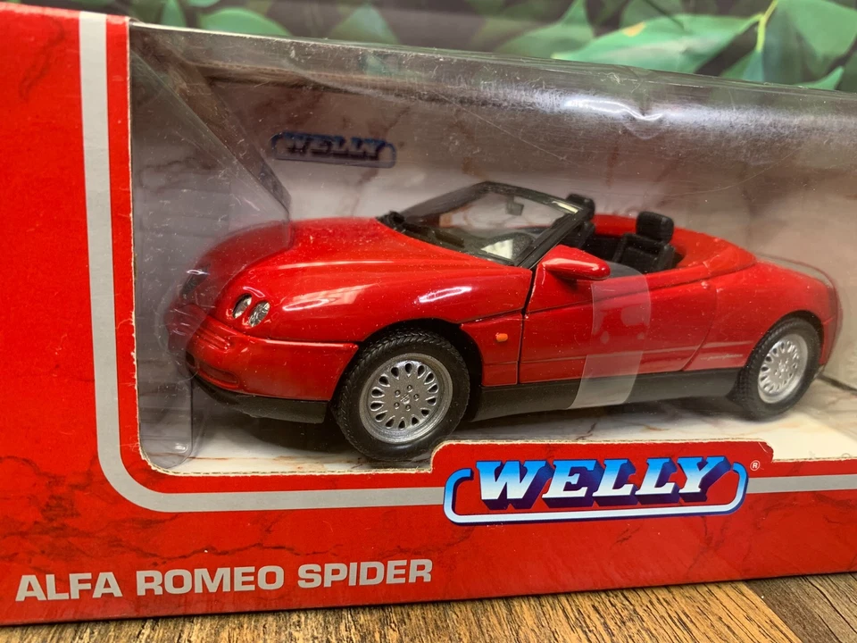 NUEVO EN CAJA SELLADO DIECAST WELLY ALFA ROMEO SPIDER ESCALA 1:24 Foto 2 de 4