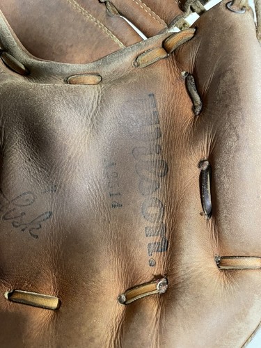 CARLTON FISK WILSON RHT PROFESSIONAL MODEL CATCHER'S GLOVE MITT A2514 - Picture 9 of 13