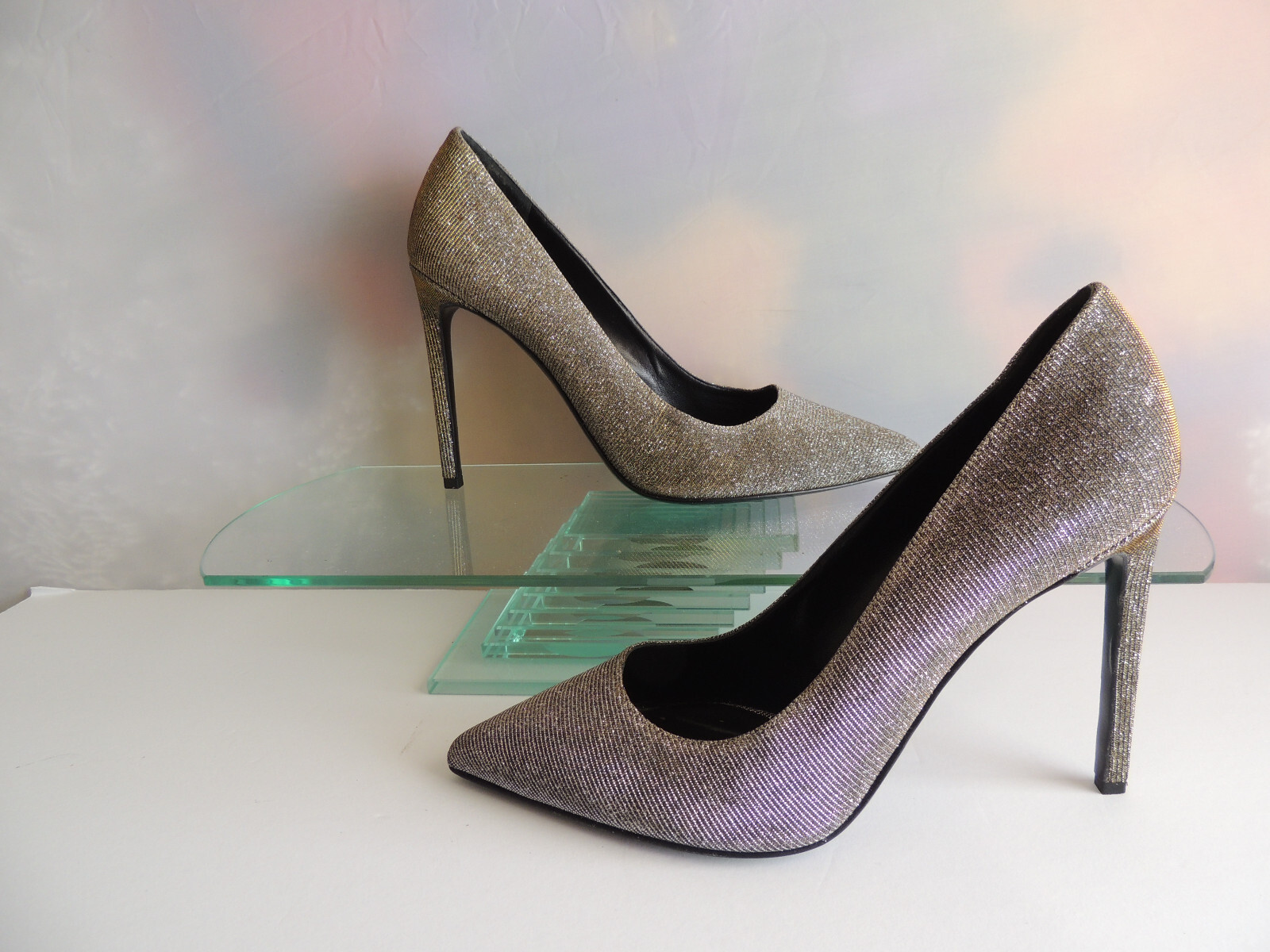 Yves Saint Laurent pompa punta glittery lamé oro taglia 40 US $ 795