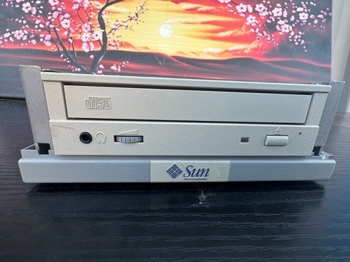 Sun 599-2081-01 DDS4 External Tape Drive Model 611 Chassis (HP SureStore 20/40)