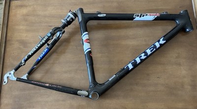 Trek STP 400 OCLV Carbon Soft Tail 20in MTB Frame 26in 135mm +