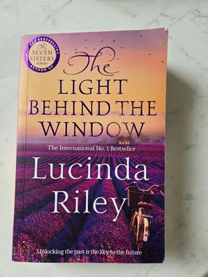 Riley, Lucinda - the Light Behind the Window Buch - Bild 1 von 2
