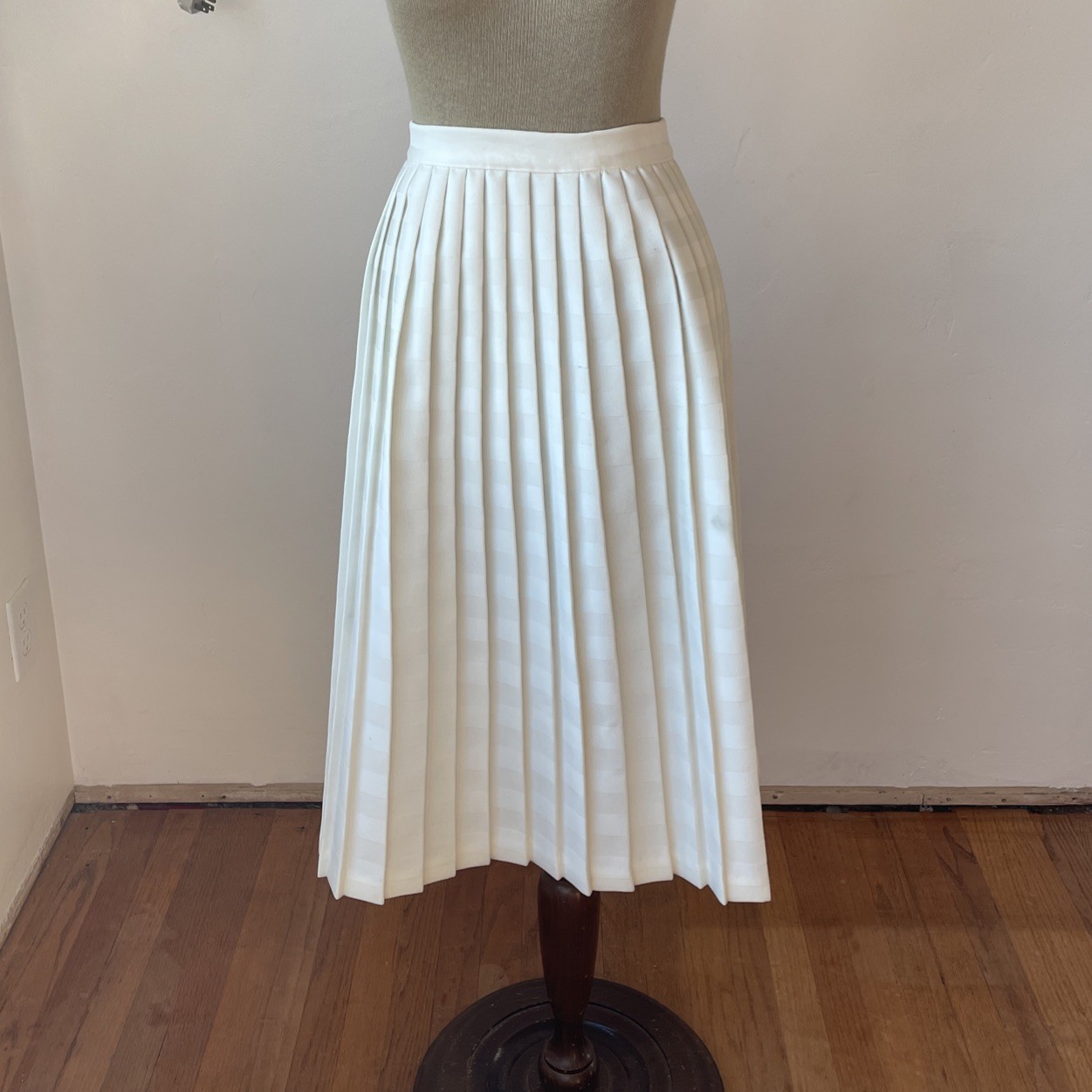 Vintage 50s White Tennis Pleated A-Line Midi Skirt Women's Preppy Luxury Size XS