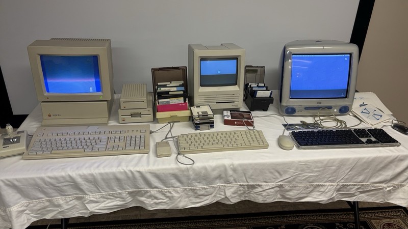Vintage Apple Computers w/ Monitors & Apple Disk Drives LOCAL PICK UP ONLY