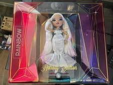 Rainbow High - Holiday Edition - Roxie Grand