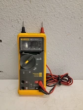 Fluke 73-III Handheld Digital Multimeter w Leads.