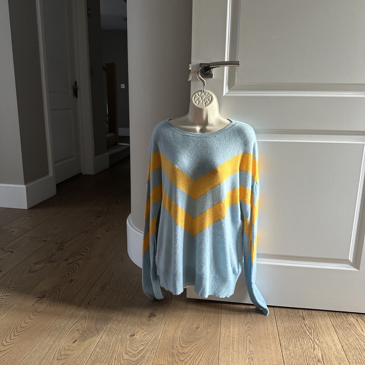 CHARLI 100% Cashmere long sleeve jumper Size Small