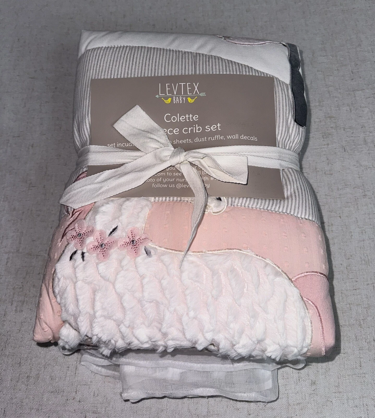 Colette NEW 5pc Nursery Crib Bedding Set Quilt Ruffle 2 Sheets Decal Levtex Baby
Opens in a new wind
