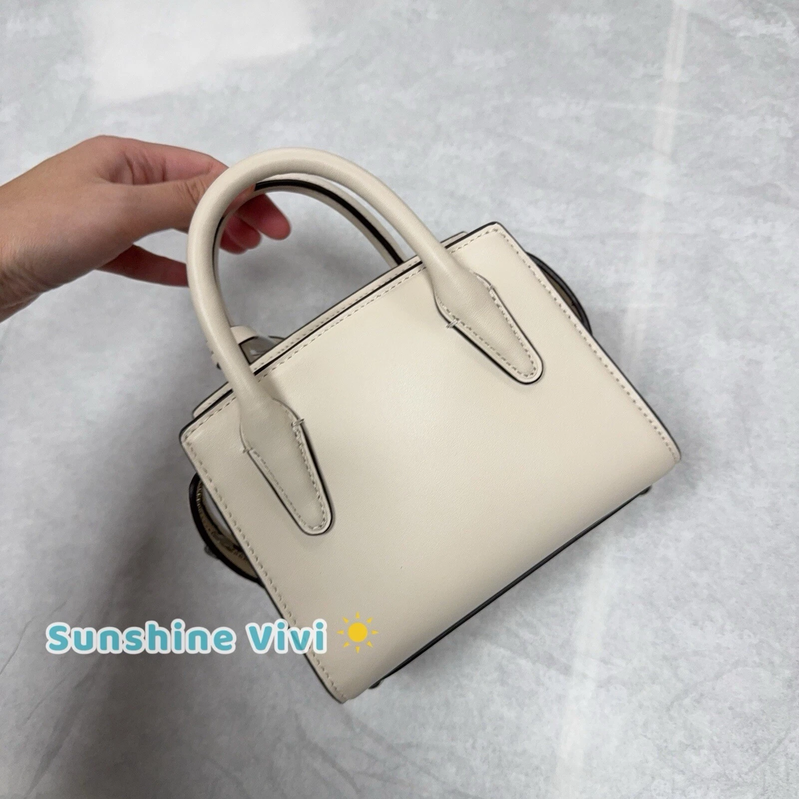 Borsa a tracolla Coach Andrea Mini nuova con etichette in raffinata pelle di vitello CO974 gesso