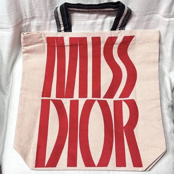 Sac fourre tout nouveauté MISS DIOR limité 2024 INUTILISÉ du Japon