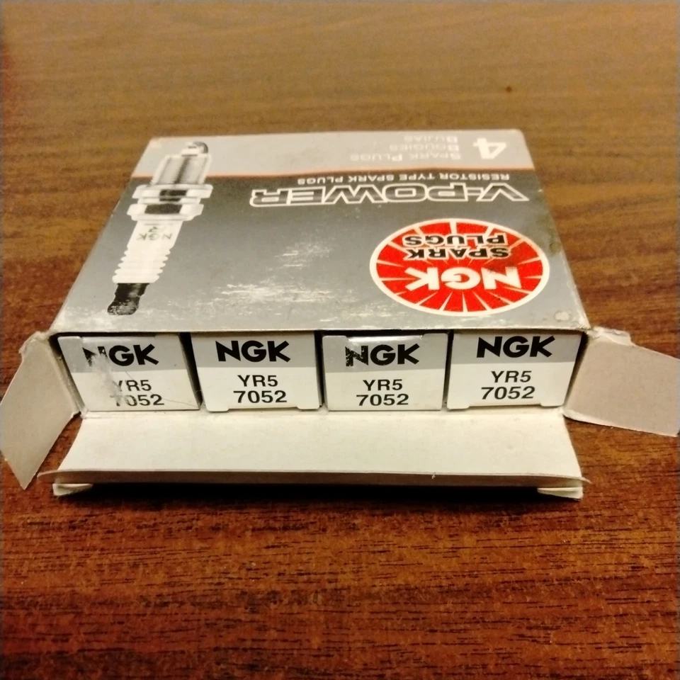 NGK 7052 YR5 Spark Plug Pack of  4 - Image 4 of 4