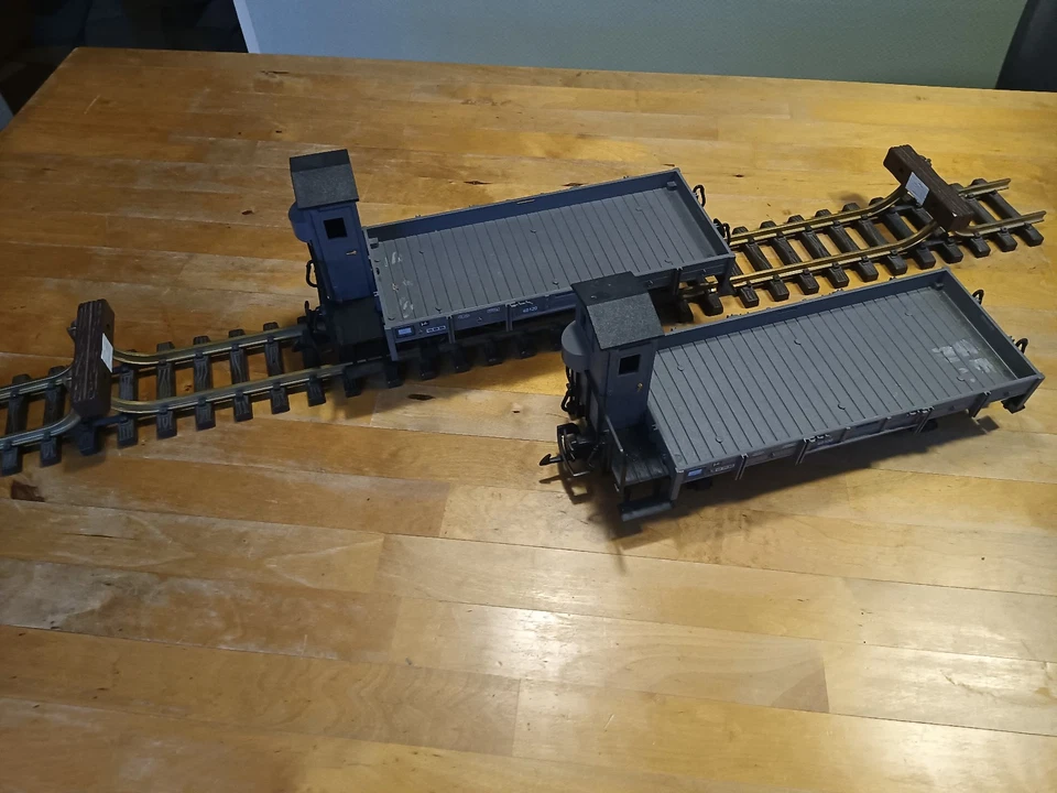 LGB - 2x Niederbord 40120 / Bremserhaus, Metall-Räder - Spur G - Nur Vitrine !!! - Bild 3 von 4