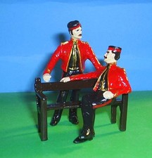 TOY SOLDIERS VICTORIAN BRITISH COLDSTREAM GUARDS OFFICER SEATED ON BENCH 2pc 54M
