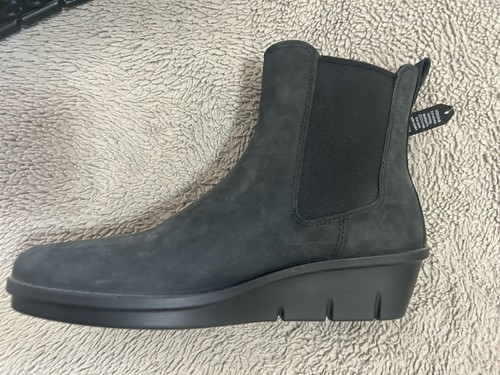 ECCO Women's Skyler Wedge Chelsea Hydromax Boot, Black Nubuck Leather Size 5-5.5 - Picture 4 of 12