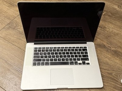 Apple MacBook Pro A1398  Laptop 15'' 8GB RAM 256GB SSD (READ)