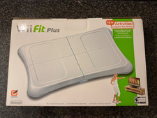 Nintendo Wii Fit Plus (disco gioco + Wii Balance Board) NUOVO/SIGILLATO