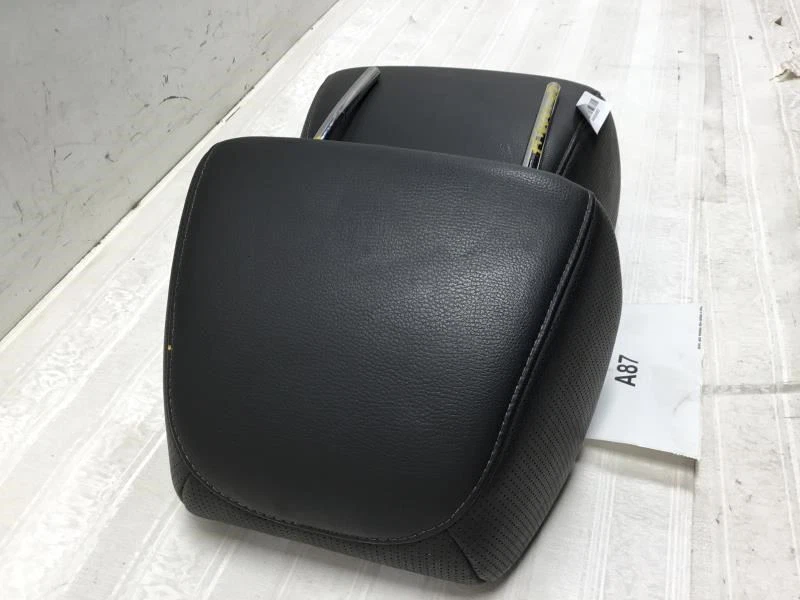 2007 SUBARU TRIBECA FRONT LEFT & RIGHT LEATHER HEADREST OEM+ - Image 2 of 4