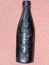 R. Fry & Co. Black glass 1 Pint Bottle.
