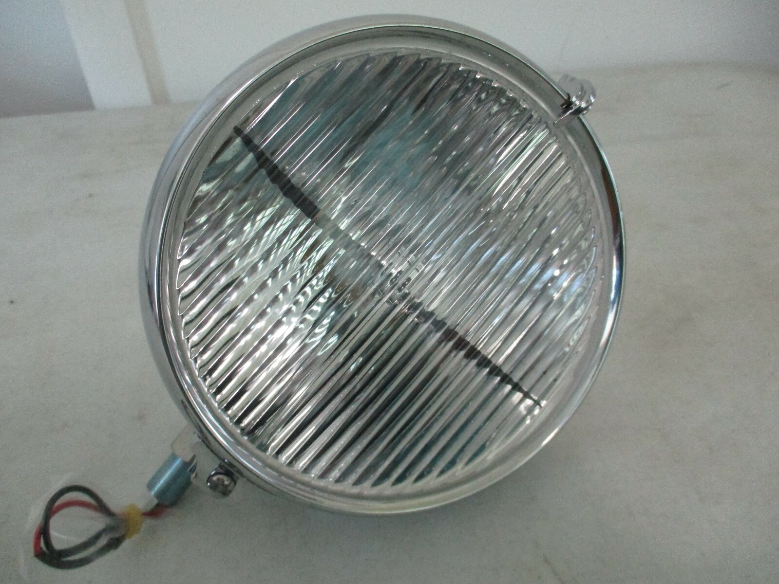 BENTLEY MARK VI & 'R-TYPE center spot light  7"  