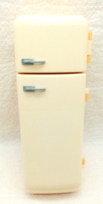 MATTEL 2000 BARBIE ALL AROUND HOME KITCHEN REFRIGERATOR FURNITURE and MINI FOOD