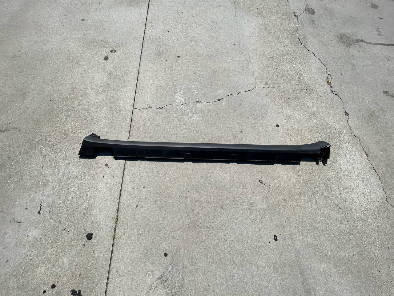 ✅ 16-20 Tesla Model X Left Rocker Panel Sill Cover Outer Molding LH 1034218-00-B