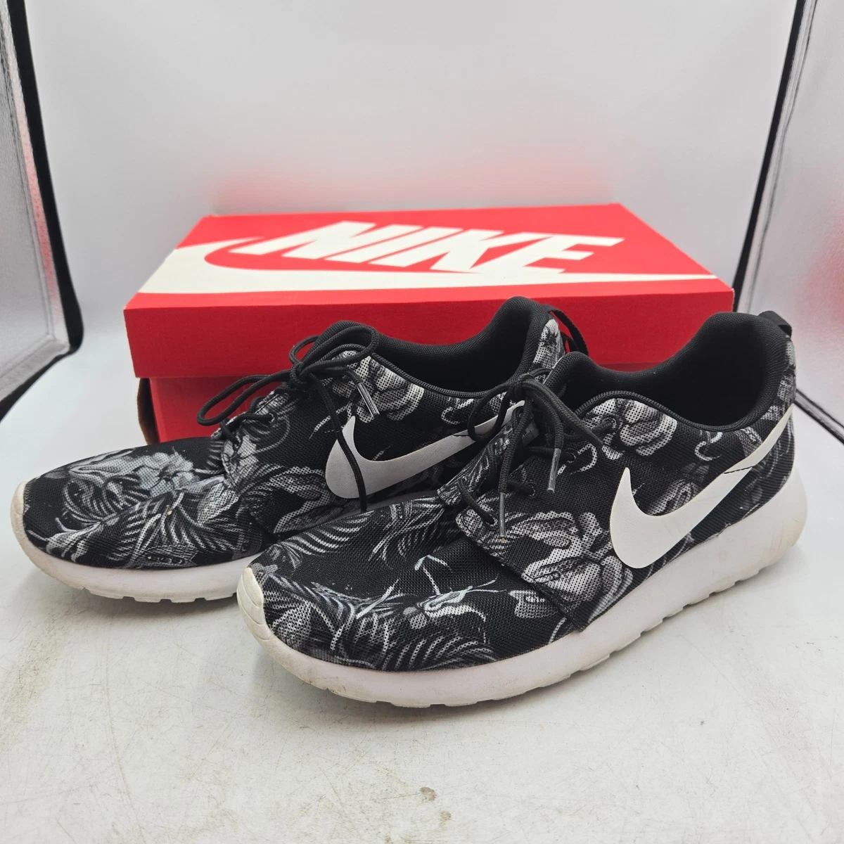 Nike Roshe Run Black White for Sale | Authenticity  display picture 2