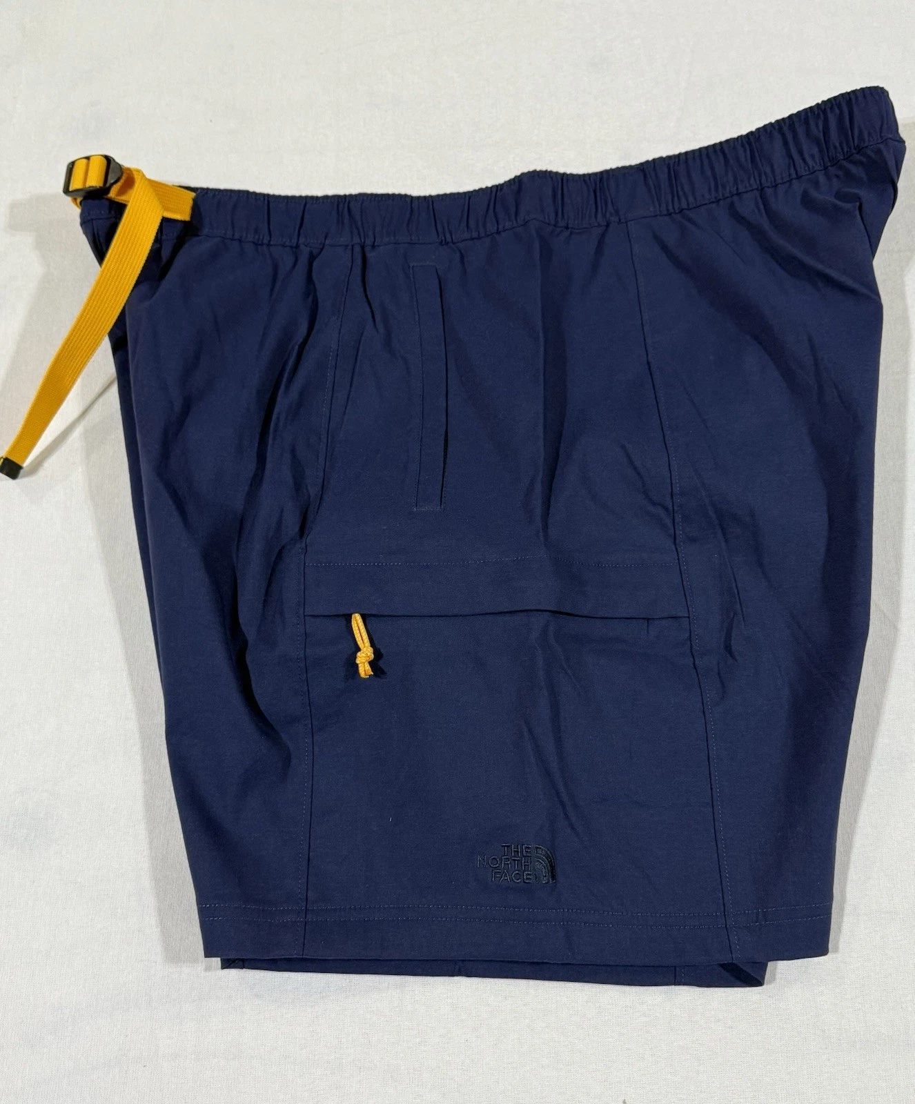 The North Face Shorts Mens 2XL Relaxed Moisture Wicking Belted Cargo Navy NWT