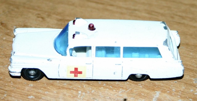 matchbox series no 54 s&s cadillac ambulance