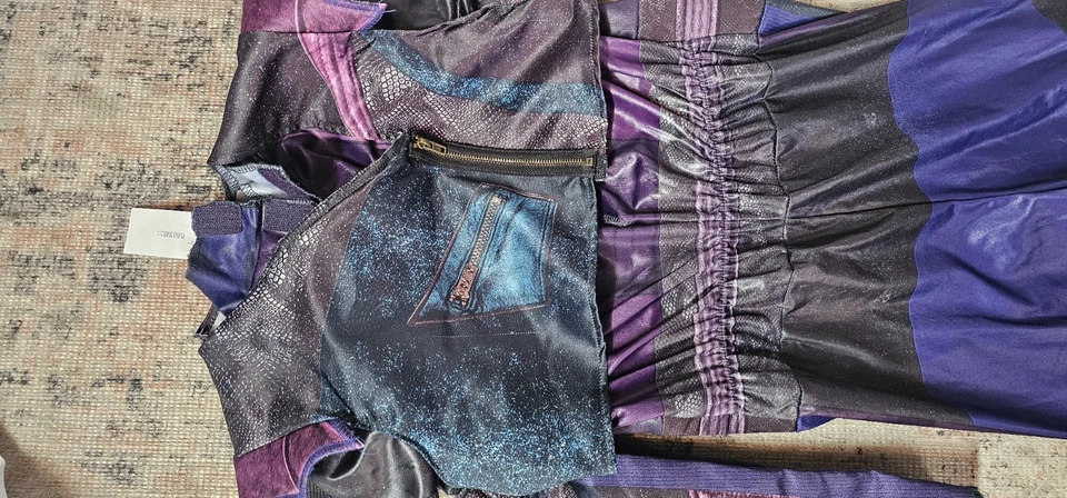 Disney Store Descendientes 3 Veces Niño Disfraz Conjunto Talla 7/8 Niños Guantes Chaleco Traje Foto 2 de 4