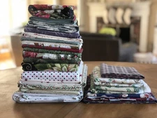 14 lbs Quilt Fabric Lot | Christmas/Holiday Bundle | 25 Assorted Pieces & Sizes