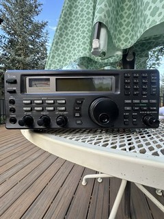 ICOM IC R8500 0.1 2000MHz FM/FM W/AM/AM N/SSB/CW Wide Band Receiver Excellent