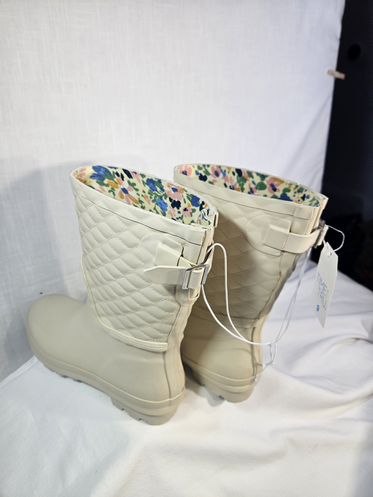 Time and Tru Womens Quilted Floral Rain Boots with Buckle Size 9 Cream White