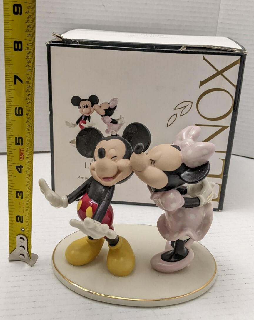 Lenox Disney Minnie Sneaks A Kiss From Mickey Figurine Mouse Love
