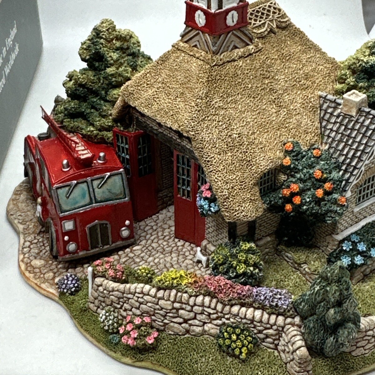 Lilliput Lane - Firemans Watch - L2363 - Original Box British