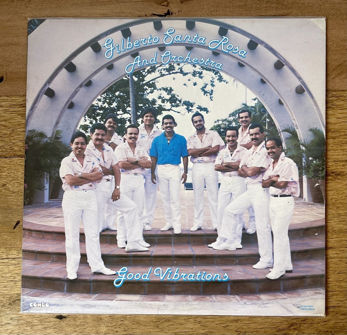 Gilberto Santa Rosa And Orchestra- Good Vibrations
