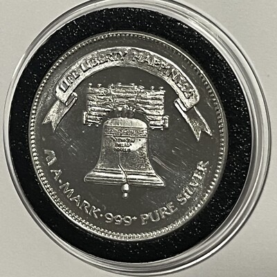 1982 Liberty Silver Eagle Collector Coin 1 Troy Oz .999 Fine