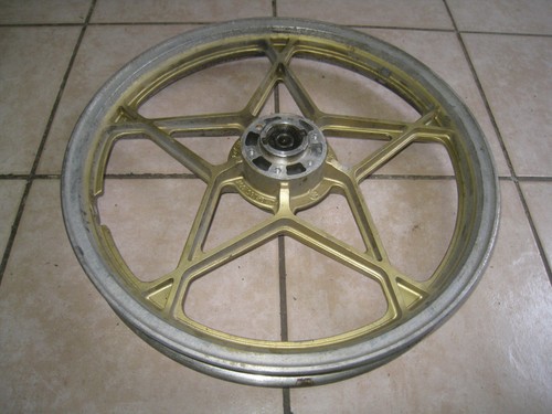 GS 550 E Jante Roue Avant 1,85 x 19 Roue Original - Photo 2 sur 4
