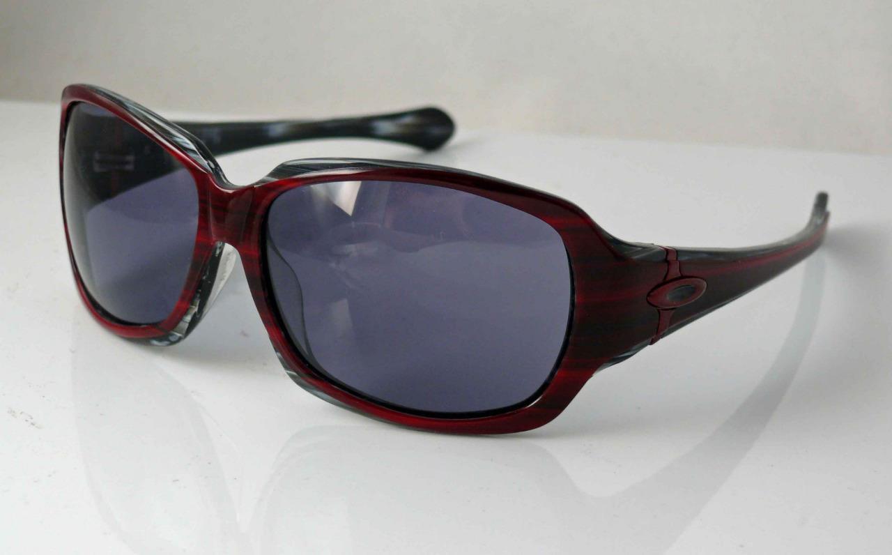 OAKLEY VINTAGE WOMENS SUNGLASSES SCRIPT CHERRY ON TOP FRAME GREY LENSES NEW LAST
