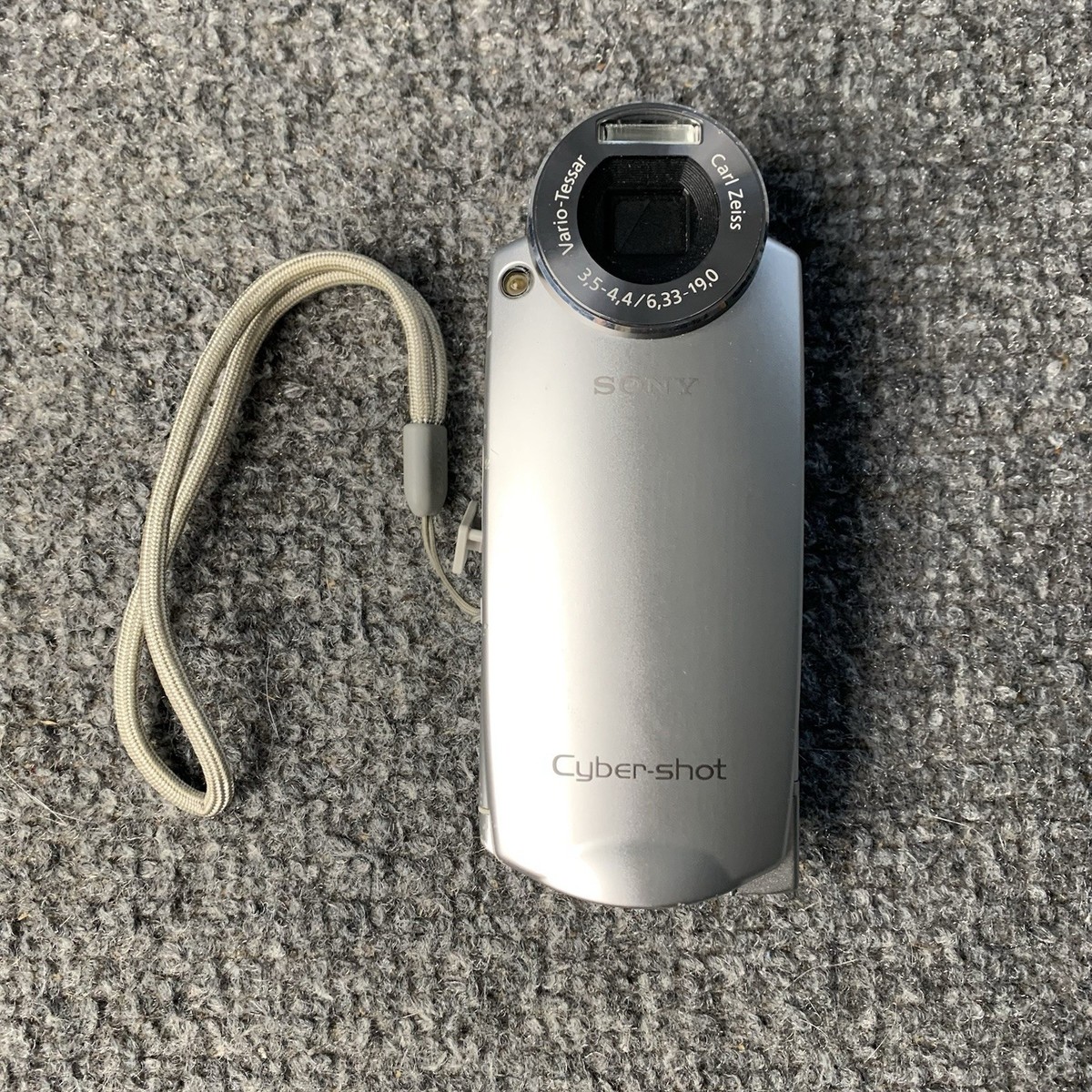 Sony Cyber-shot DSC-M2ビデオカメラ 本体 Sony Cyber-shot DSC-M2 5.1MP Digital Camera - Silver for sale