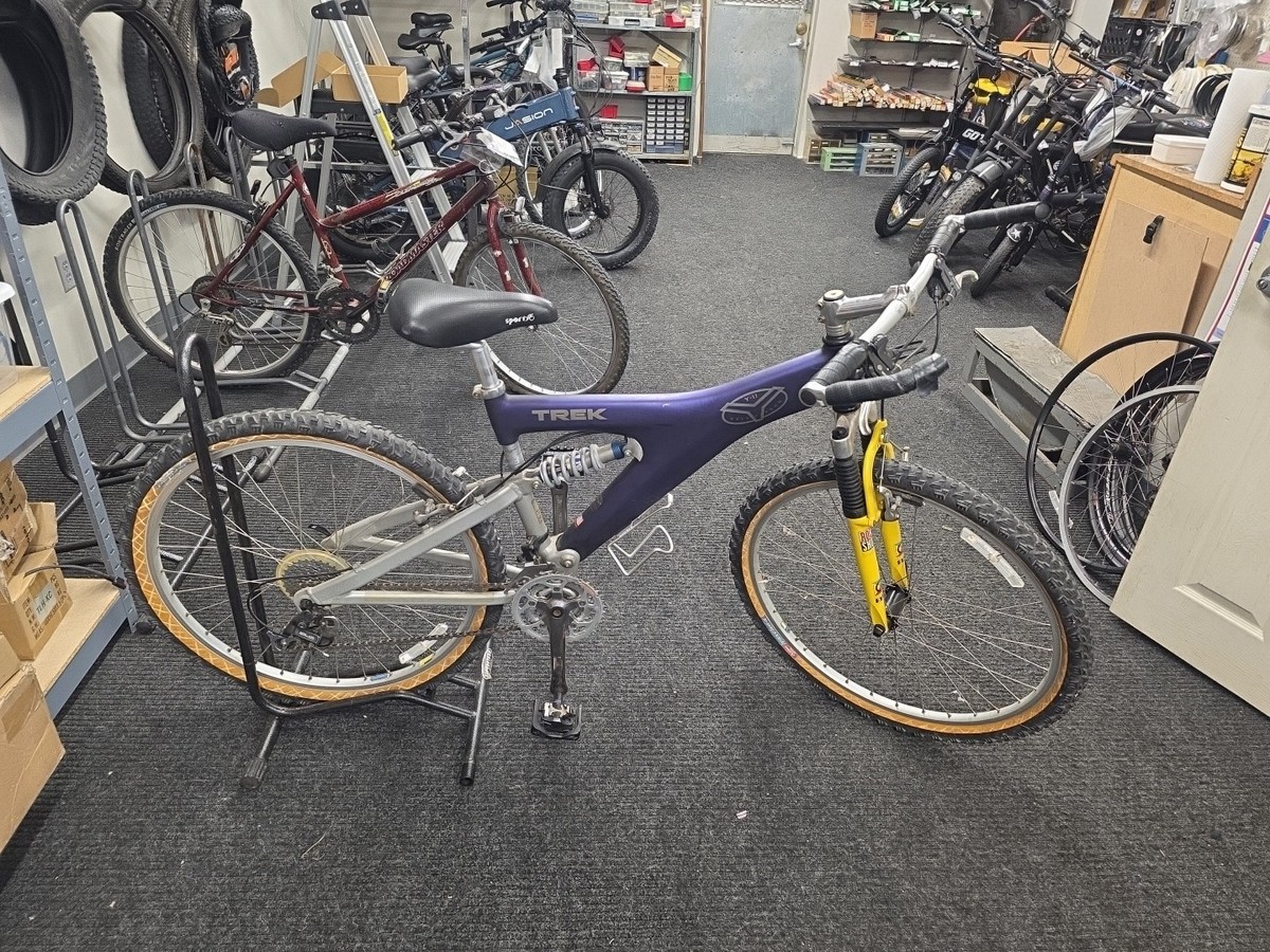 1996 TREK Y11 CARBON FULL SUSPENSION MOUNTAIN BIKE 26