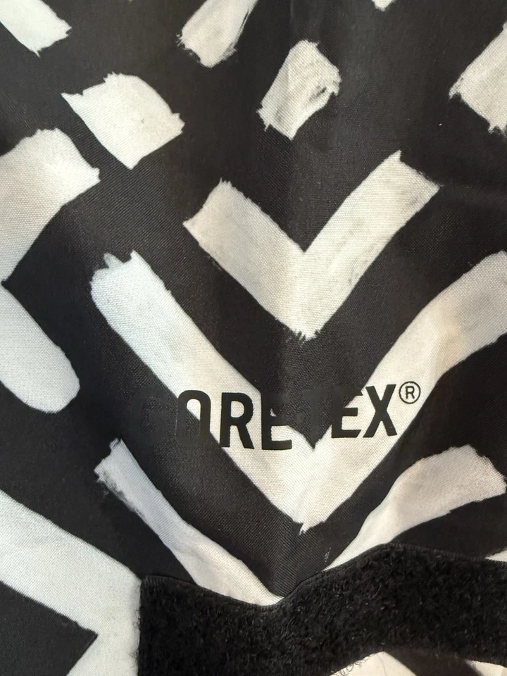 Chaqueta de esquí/snowboard Burton GORE-TEX para mujer con estampado M Rubix cálida e impermeable Foto 3 de 4