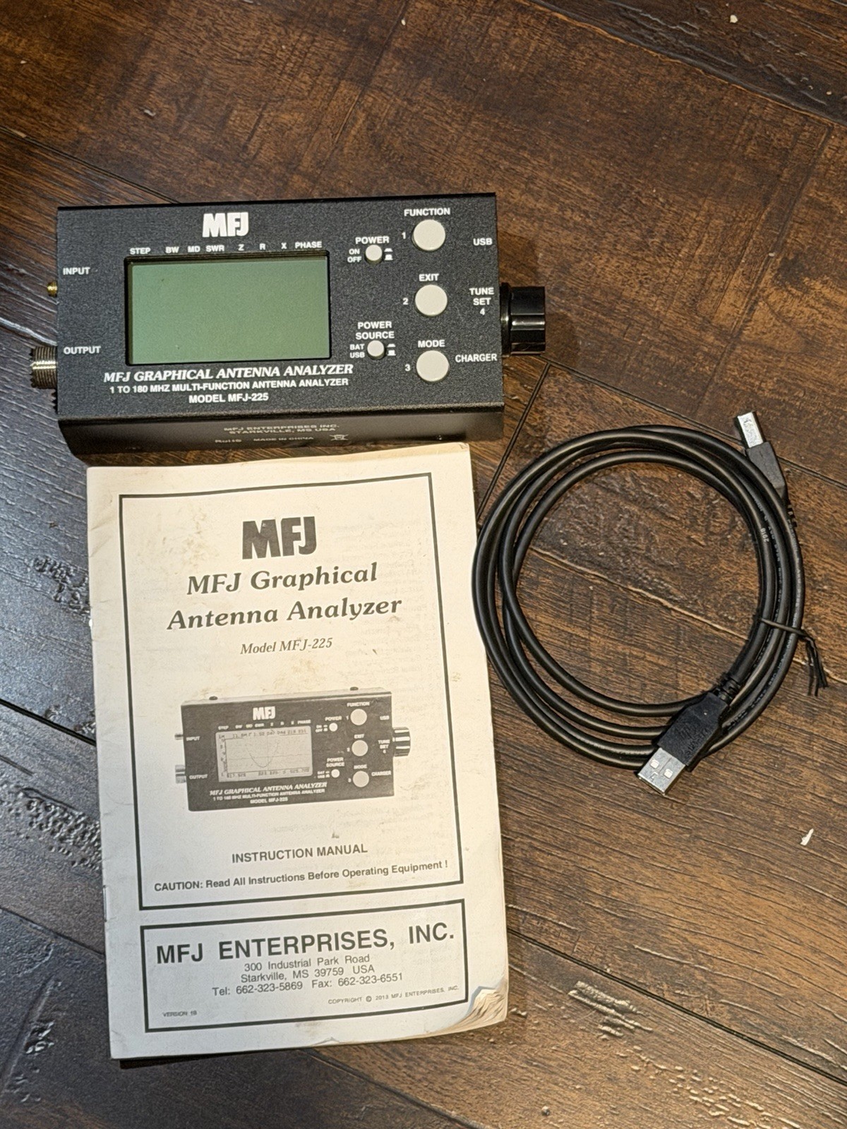 MFJ-225 GRAPHIC ANALYSER - HF (VHF 1.8-170 MHZ )