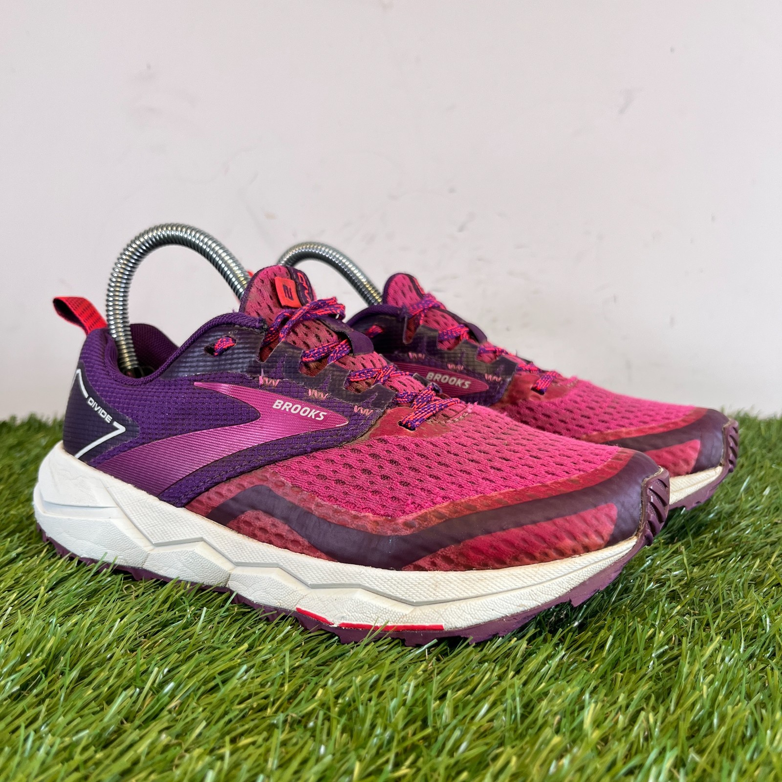 Brooks Trainers Size 3 Women's Pink Purple Divide 2 Trail Walking Running Shoes