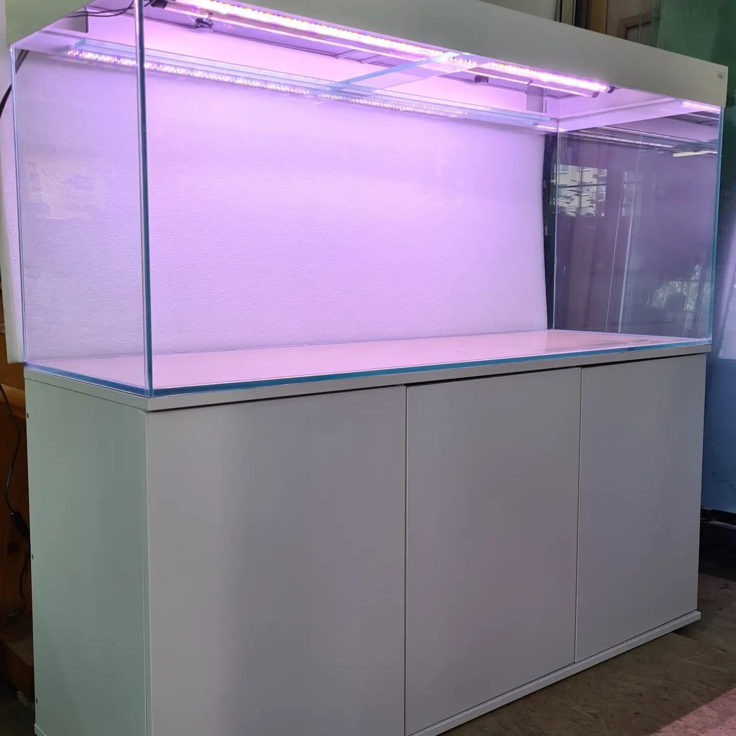Customer order aquarium with Marine, Tropical fish tank