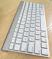 Apple A1314 MC184LL/A Wireless Bluetooth White Silver Slim USA English Keyboard