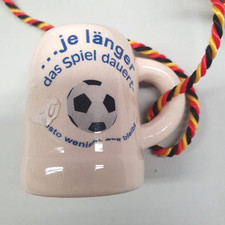 Umh&auml;ngekrug v Amsel, Steinzeug mit dt. Kordel Je l&auml;nger das Spiel dauert.Fu&szlig;ball