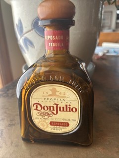 EMPTY DON JULIO REPOSADO TEQUILA 750 ML 2015 GLASS BOTTLE W/ WOOD CORK STOPPER