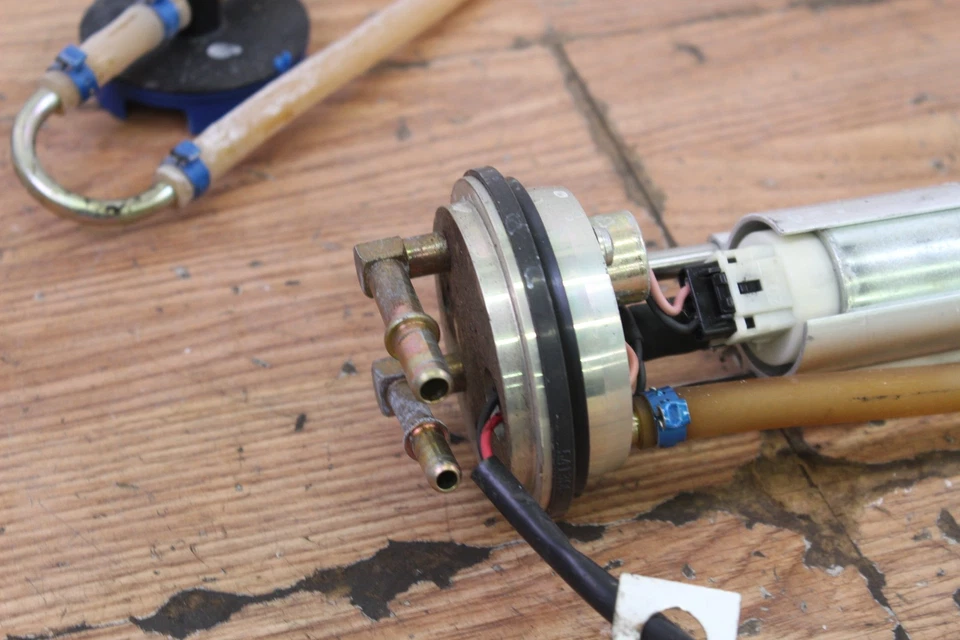 2009 POLARIS RMK 800 DRAGON 燃油泵组件-需要更换管 — 第 3/4 张图片