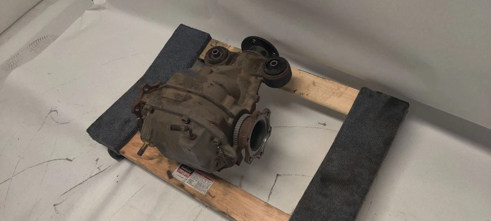 DIFFERENTIAL CARRIER ASSEMBLY 38301-0C322 2003-2005 INFINITI G35 Foto 4 de 4